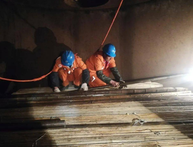 水輪發(fā)電機(jī)組的檢修離不開(kāi)防墜器的保護(hù)