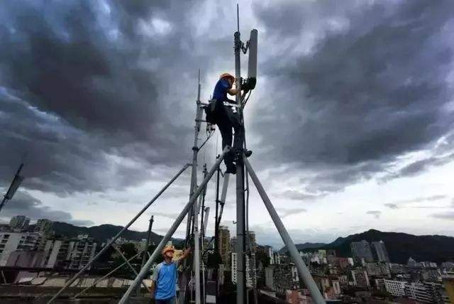 防墜器保護基站運維人員人身安全